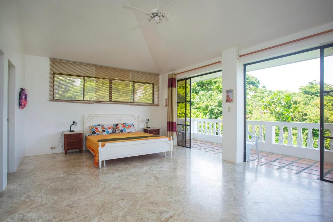 Franky Villa *